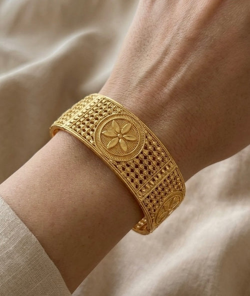 008  BANGLE