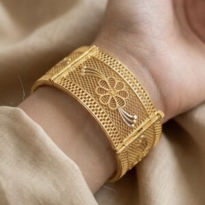 premium finish gold platted bangle 06